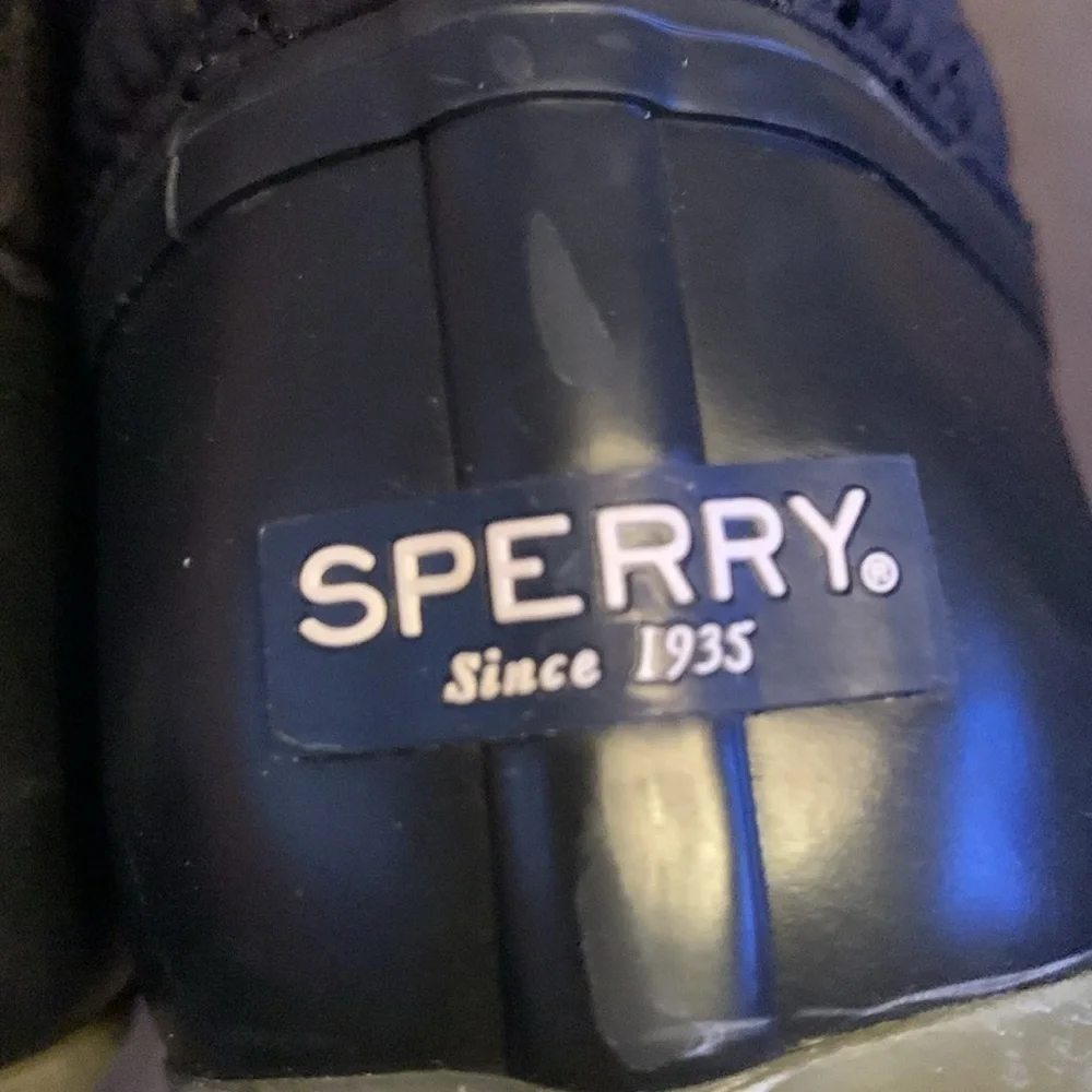 Sperry Saltwater Quilted Winter Boots Size 4